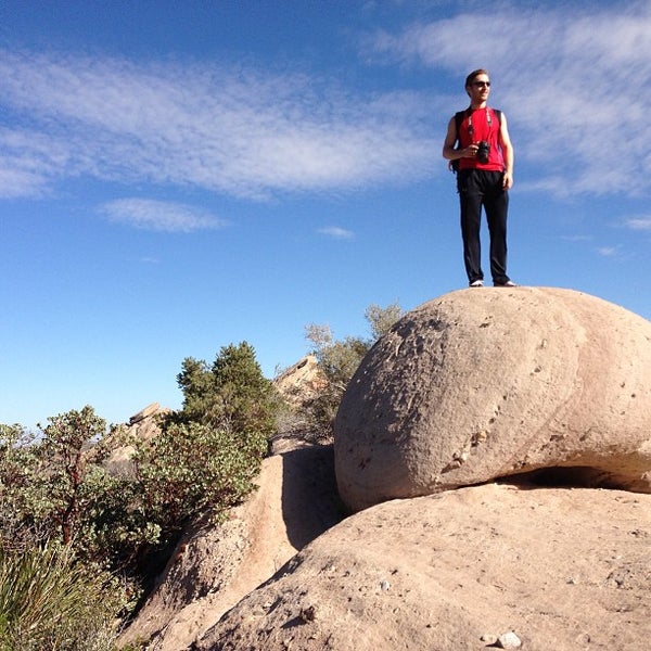Devil's Punchbowl Trail