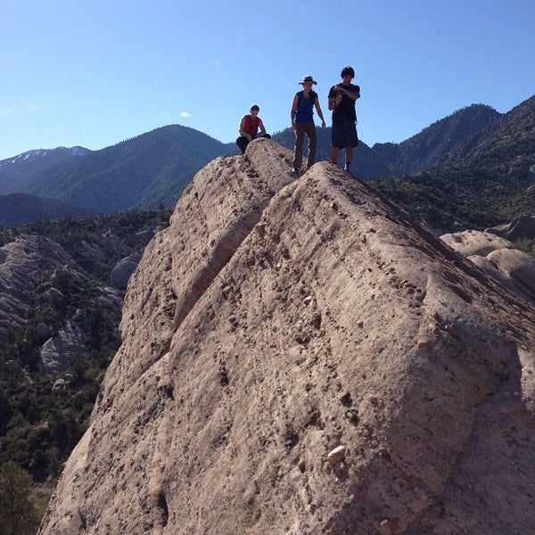 Devil's Punchbowl Trail