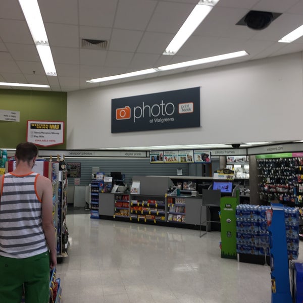 Walgreens photo help Walgreens Photo: Tips for Using a Coupon Code Same-day pickup is available! In a rush? You can order and pickup your prints or many photo gifts in as little as an hour at your local Walgreens Photo Center (locations + hours). This includes prints and enlargements, cards, banners, posters, calendars, canvas, and photo cubes.