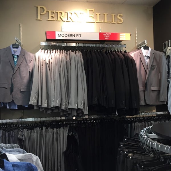 You are here Find Perry Ellis Outlet Locations * Store locations can change frequently. Please check directly with the retailer for a current list of locations before your visit.