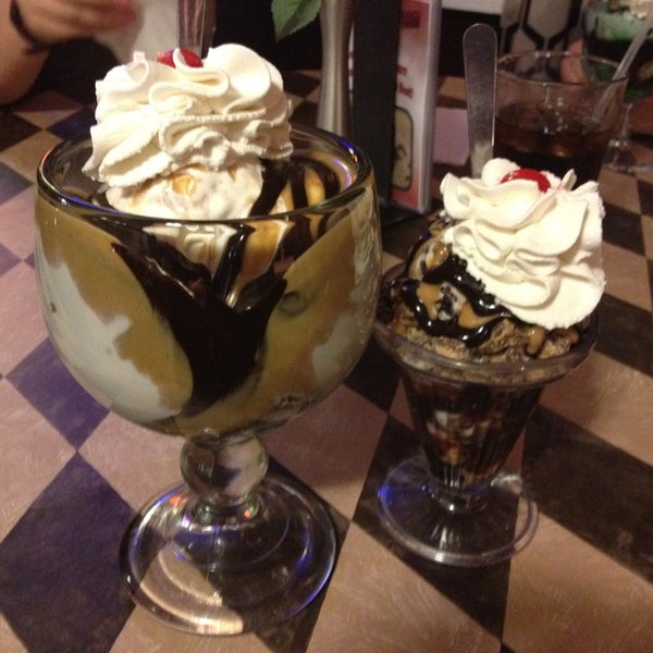 Riverside Creamery Ice Cream Shop in Port Jervis