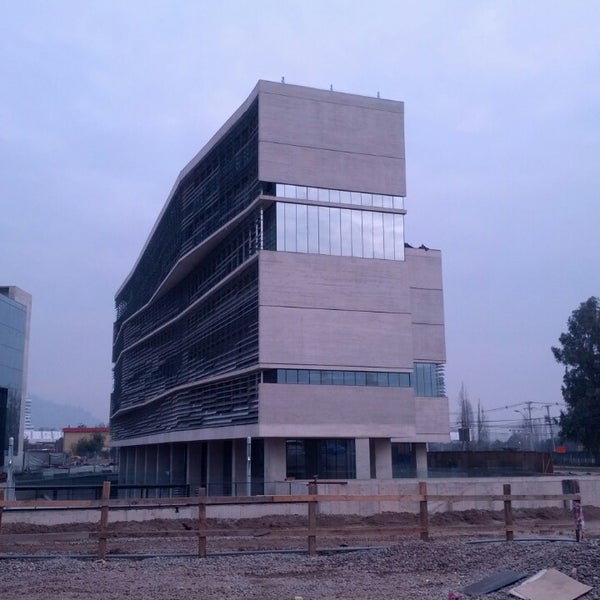 Fotos en Farmacias Cruz Verde Corporativo - Huechuraba Fotos en Farmacias Cruz Verde Corporativo - Huechuraba