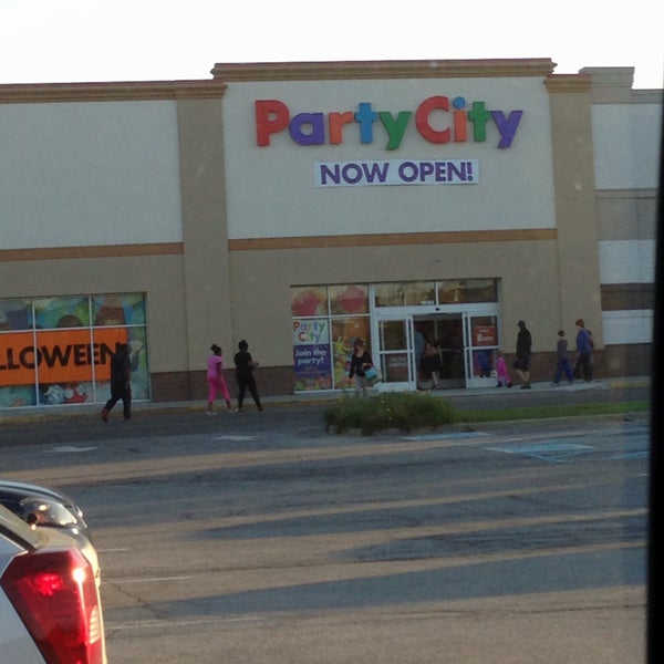 Avon Commons Shopping Center Department Store in Avon