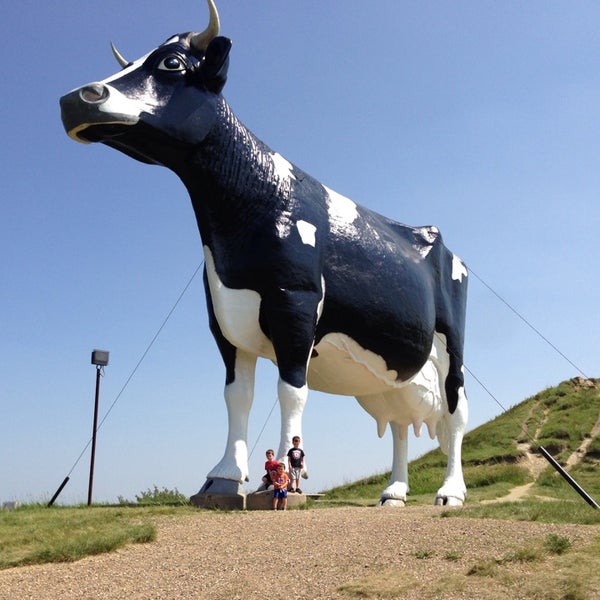 Salem Sue - World's Largest Holstein Cow - 6 tips from 468 visitors