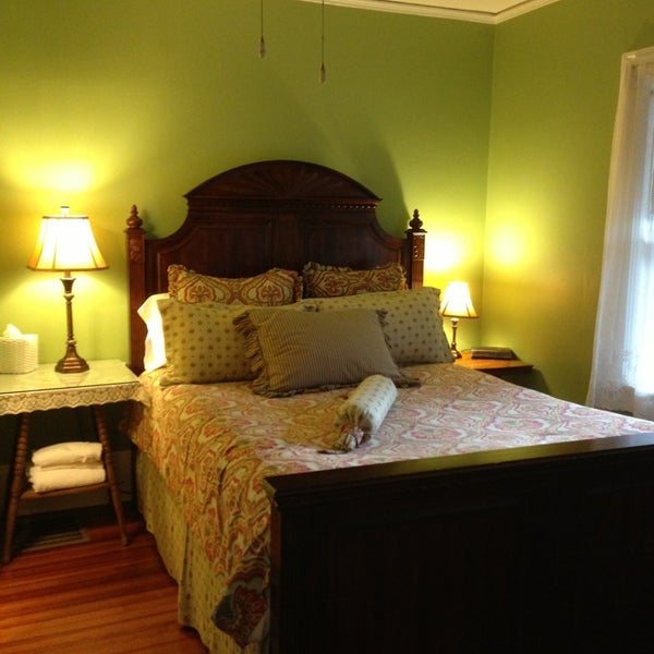 Cedar Crest Inn Bed & Breakfast in Kenilworth