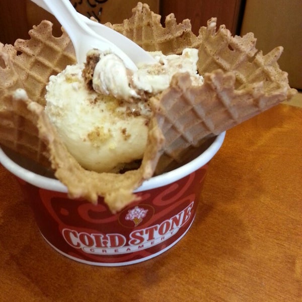 photos at coldstone creamery 酷圣石冰淇淋 - 4 ti