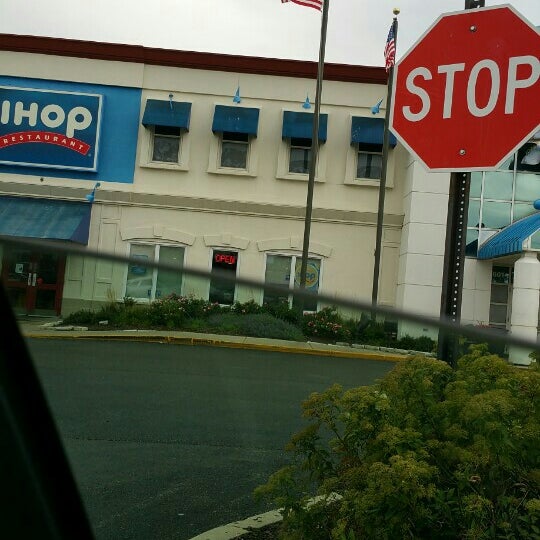 IHOP Ford City Chicago, IL