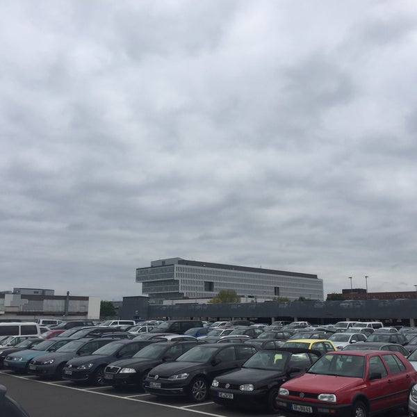 Volkswagen Forschung & Entwicklung - VW-Str. 103