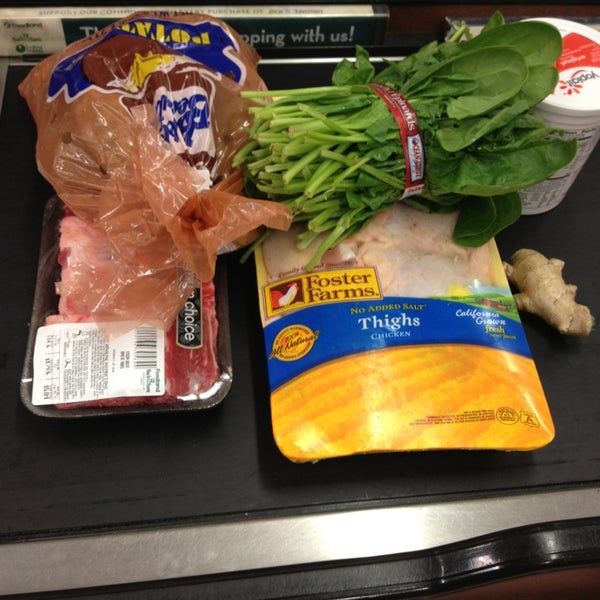 Foodland Grocery Store in Laie