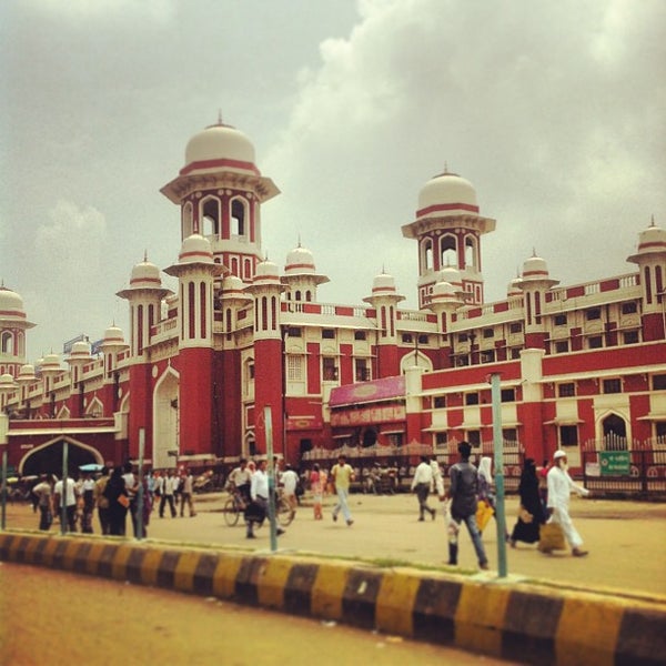 Lucknow Charbagh Railway Station | लखनऊ चारबाग़ रेलवे ...