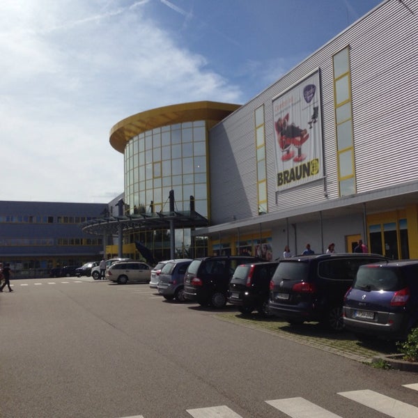 Braun Möbel Center - Magasin d'ameublement/de décoration intérieure à Nord