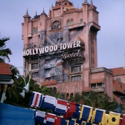 The Twilight Zone Tower of Terror - Walt Disney World Resort - Sunset ...