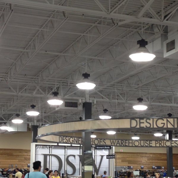 Fotos en DSW Designer Shoe Warehouse - Zapater�a en Glen Allen