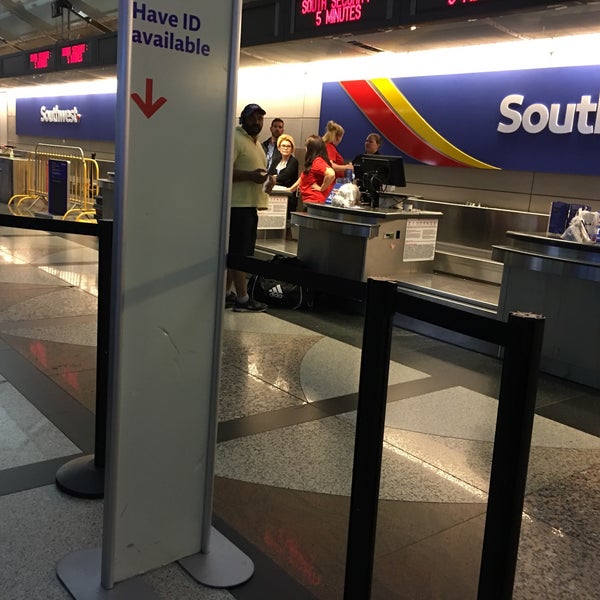 Baggage Claim 8 Baggage Claim in Denver International Airport