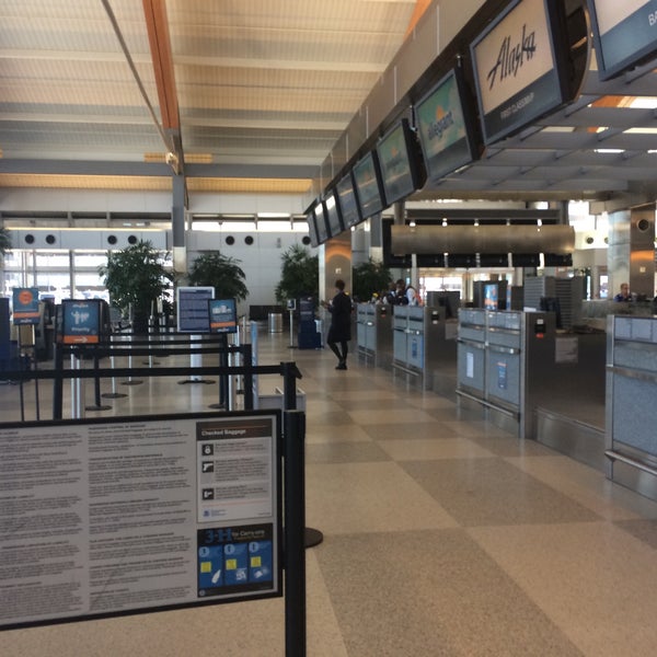 Jetblue Ticket Counter - Airport Terminal In Rdu Airport