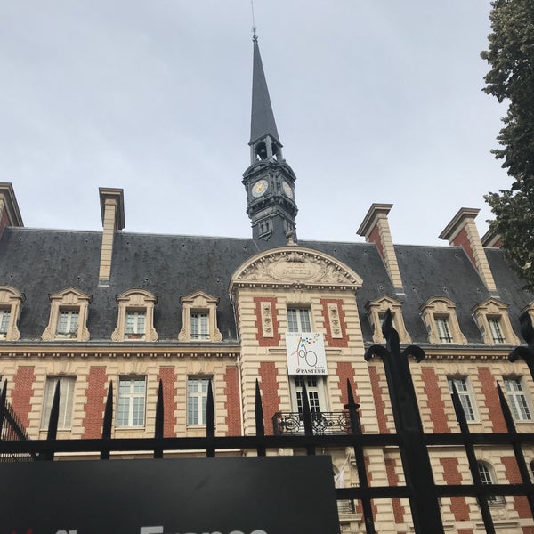 Lycée Pasteur  High School in NeuillysurSeine