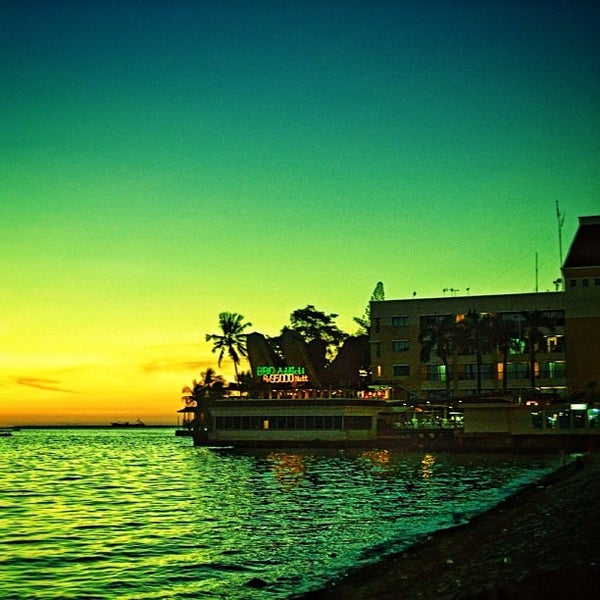 Pantai Losari - Beach