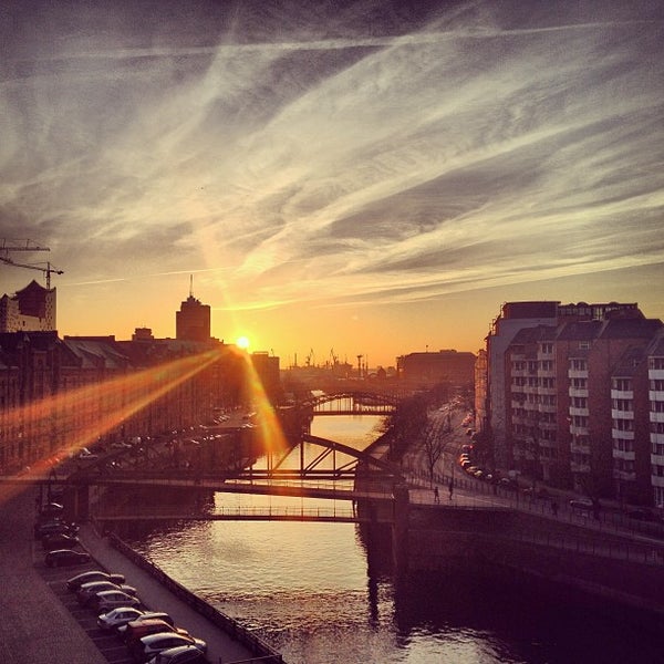 Where's Good? Holiday and vacation recommendations for Hamburg, Germany. What's good to see, when's good to go and how's best to get there.