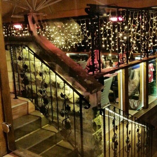 Lucia wine bar & grill