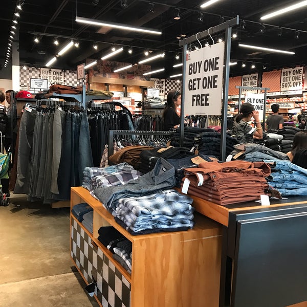 Converse Factory Outlet - Shoe Store in Orlando