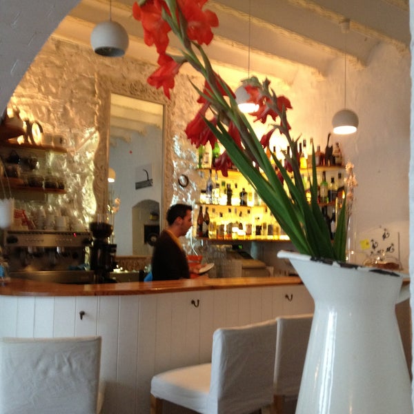 Where's Good? Holiday and vacation recommendations for Tarifa, Spain. What's good to see, when's good to go and how's best to get there.