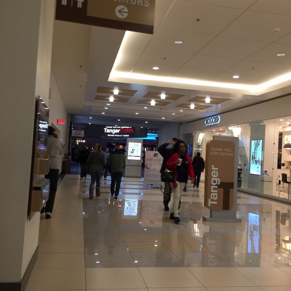 Foxwood casino stores