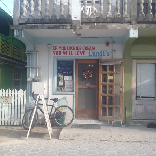 Where's Good? Holiday and vacation recommendations for Ambergris Caye, Belize. What's good to see, when's good to go and how's best to get there.
