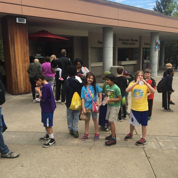 Louisville Zoo Gift Shop - Miscellaneous Shop In Poplar Level