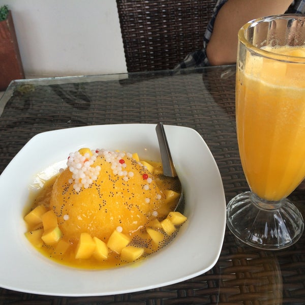 Yasmin Reviews Singapore