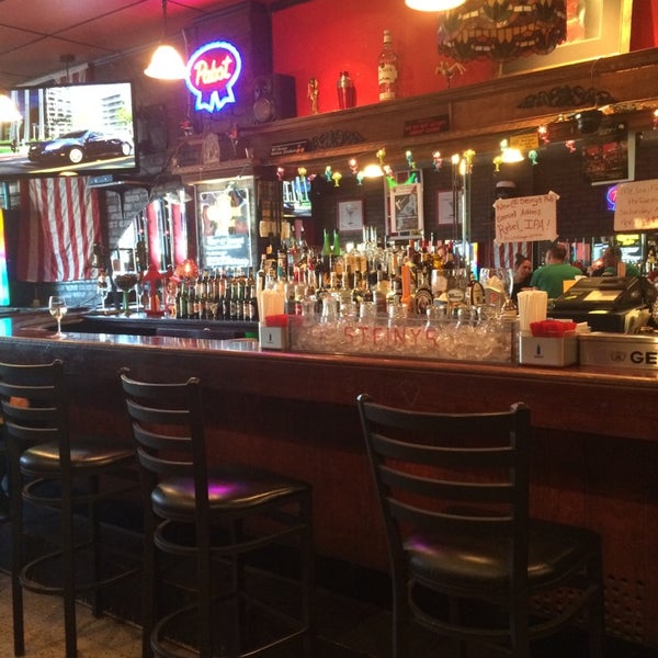 Steiny's Pub - Bar in Staten Island