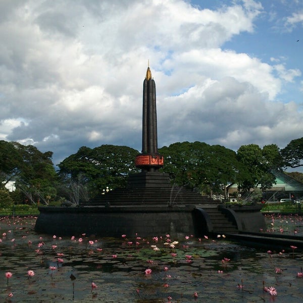 Taman Tugu Balai  Kota  Malang Malang Jawa  Timur 