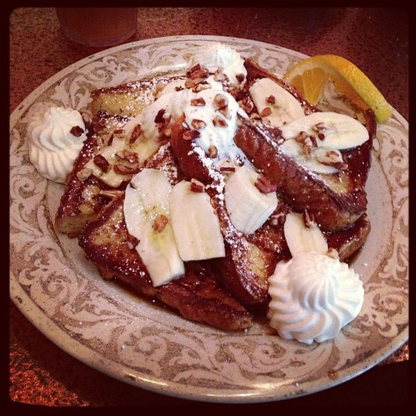 Another Broken Egg Cafe Breakfast Spot in Burbank