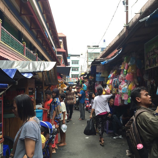 Proyek Pasar Pagi Lama - Flea Market in Jakarta Barat