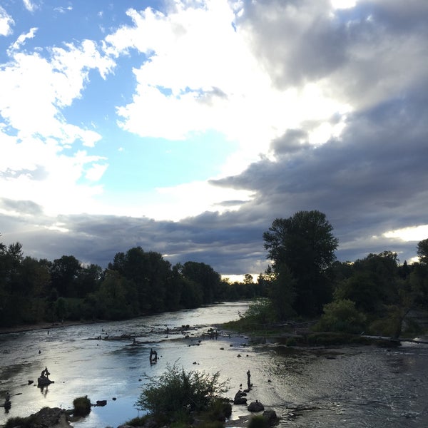 Willamette River  Eugene, OR