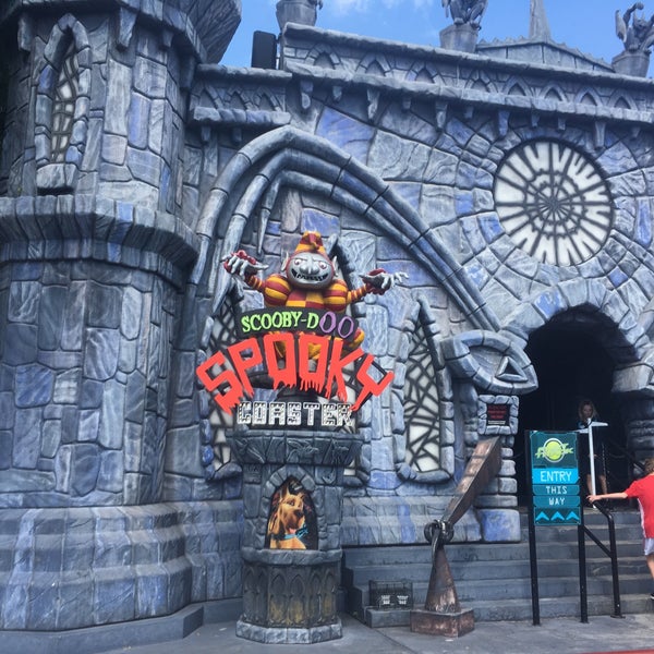 scooby doo spooky roller coaster warner bros movie world australia scooby doo spooky roller coaster warner bros movie world australia