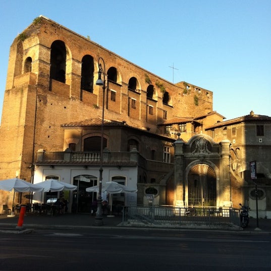 Piazza Fiume Площадь в Roma