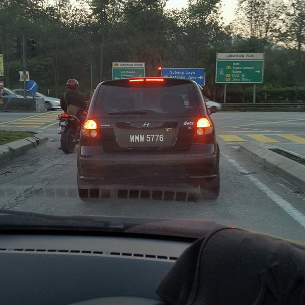 Jalan Lapangan Terbang Subang - Road