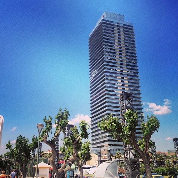 Torre Mapfre - Building in La Vila Olimpica del Poblenou