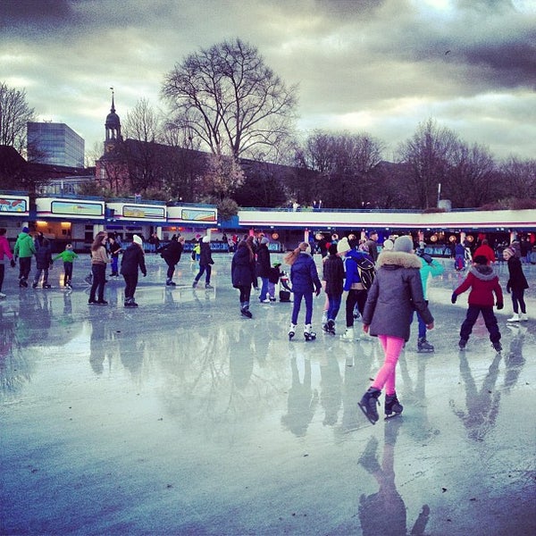 INDOO Eisarena Planten un Blomen Skating Rink in Hamburg