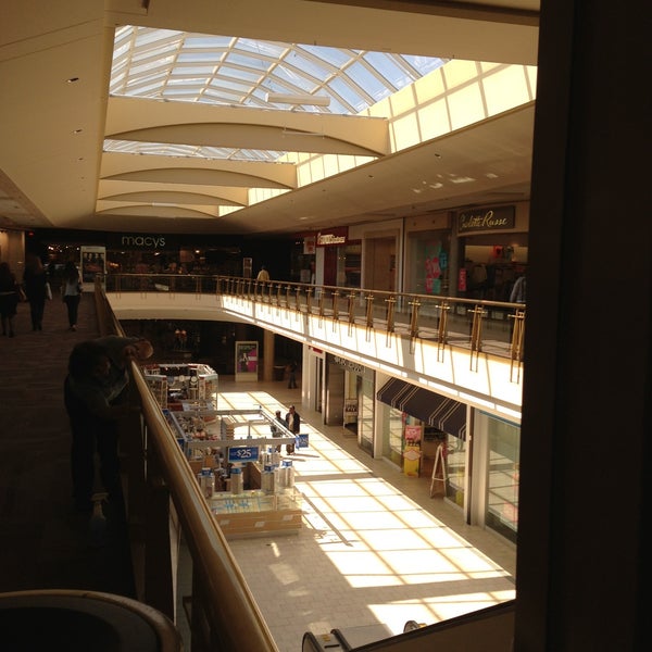 Livingston Mall - Shopping Mall