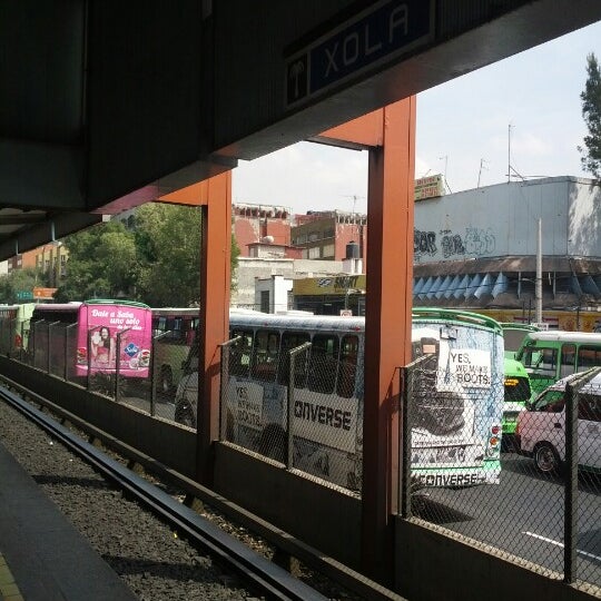 Fotos en Metro Xola Estación de metro en Benito Juárez