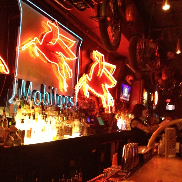 Kelly's Olympian Bar in Downtown Portland