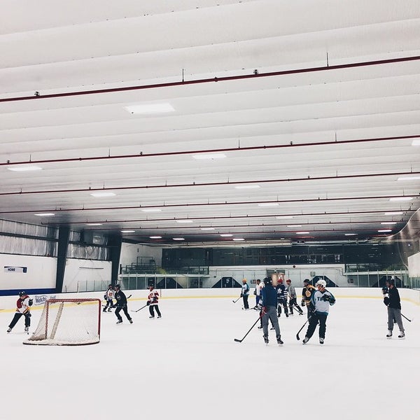 Canlan Ice Sports Skating Rink in Oakville