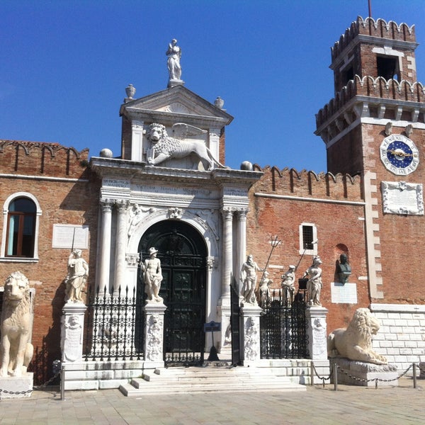 Where's Good? Holiday and vacation recommendations for Venice, Italy. What's good to see, when's good to go and how's best to get there.