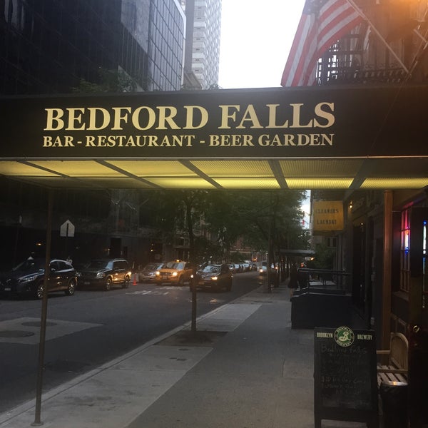Bedford Falls Bar in Upper East Side