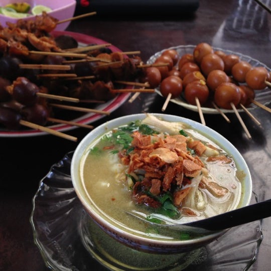 Soto Ayam Khas Kudus quot;Mbak Linquot;  Semarang, Central Java