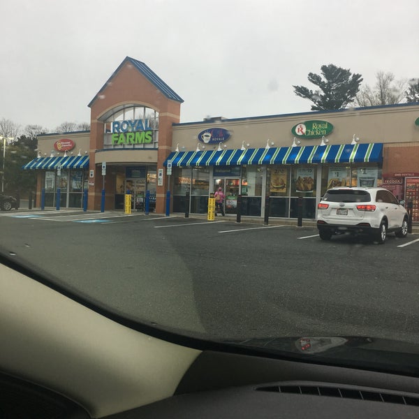 Royal Farms Convenience Store