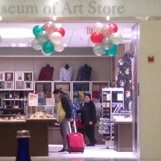 The Metropolitan Museum of Art Store at Newark Airport - Gift Shop in ...