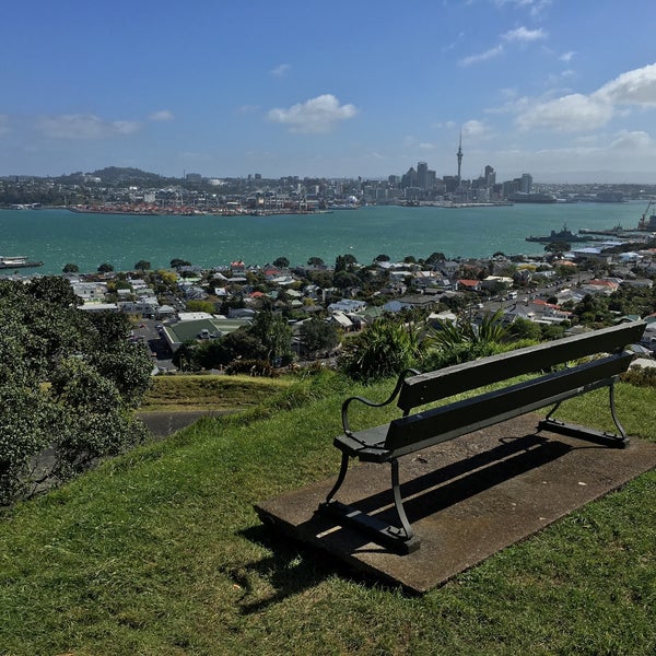 Where's Good? Holiday and vacation recommendations for Auckland, New Zealand. What's good to see, when's good to go and how's best to get there.