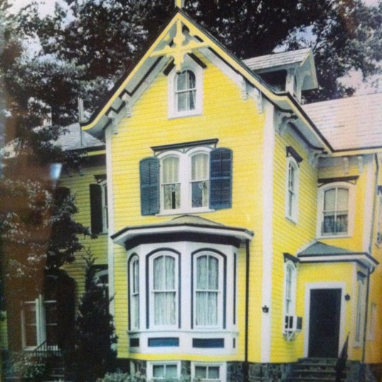 Aaron Burr House Bed & Breakfast Hotel Bar